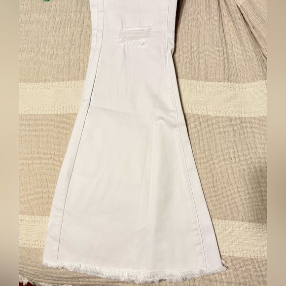 Fashion Nova Mystery Solved Extreme Bell Bottom Jeans- NWT - Picture 3 of 6